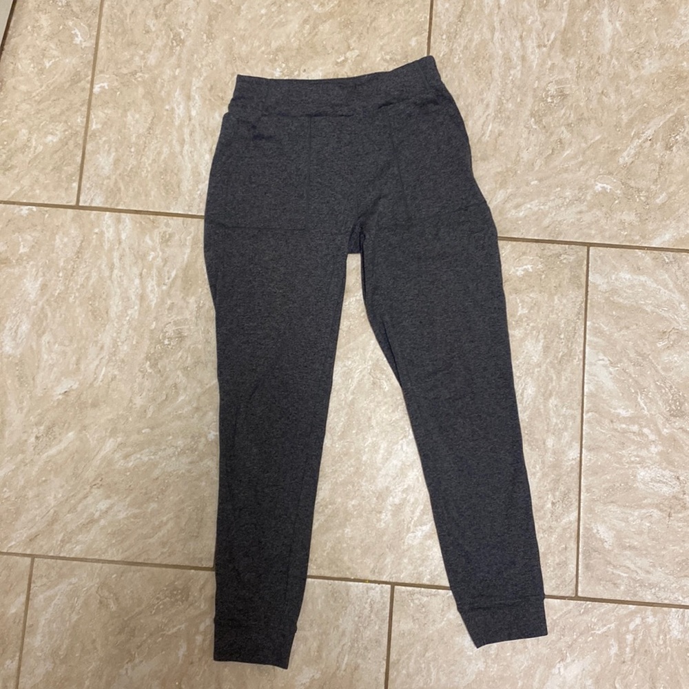 Athleta girl powervita jogger s/7 grey